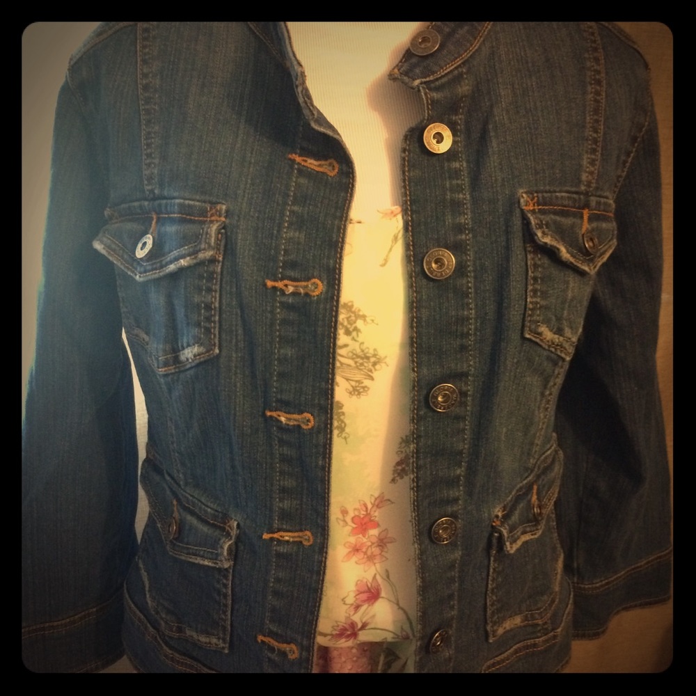 Denim jacket women’s size medium.
